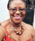 Dating Woman Cameroon to YAOUNDE : Véronique, 54 years